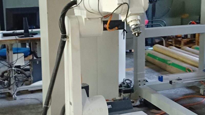 工业协作机器人与传统机器人：本质差异与适用场景解析